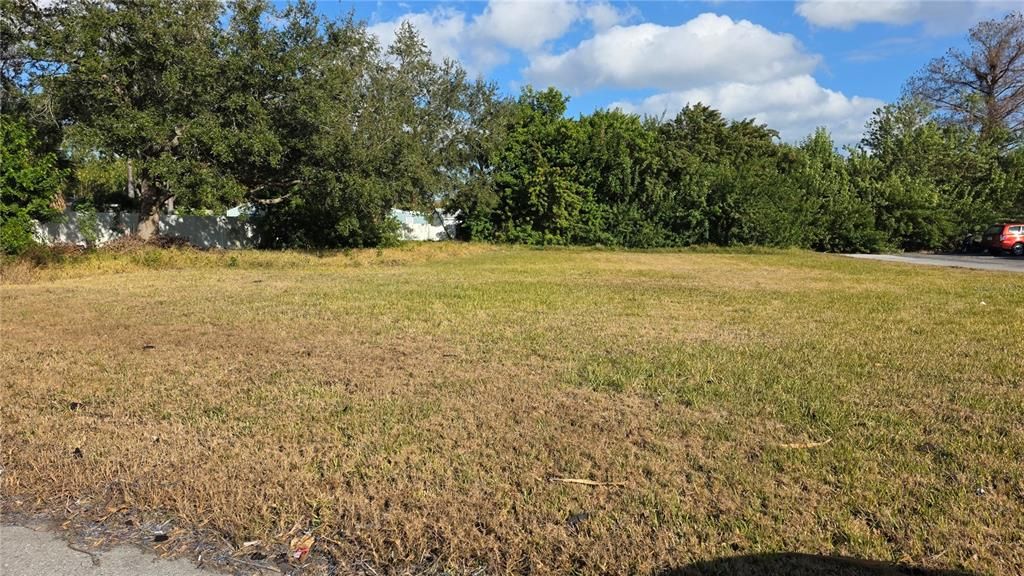 En Venta: $1,800,000 (1.64 acres)