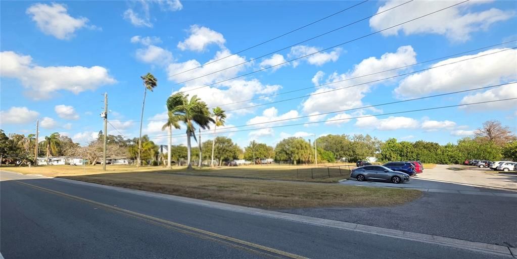 En Venta: $1,800,000 (1.64 acres)