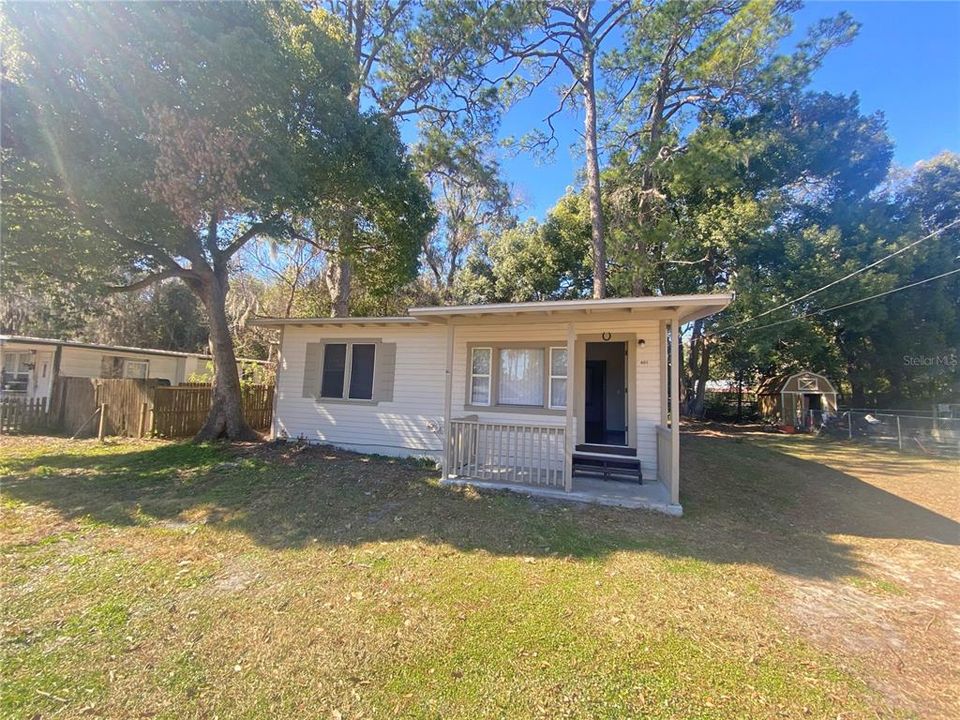 Active With Contract: $124,900 (2 beds, 1 baths, 720 Square Feet)