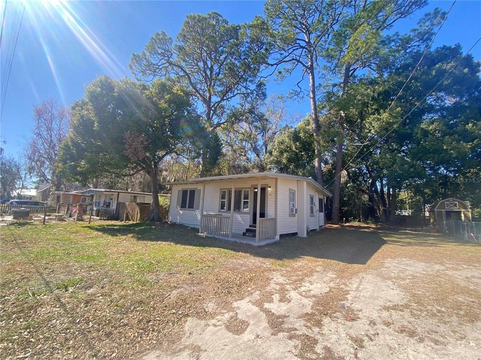 Active With Contract: $124,900 (2 beds, 1 baths, 720 Square Feet)