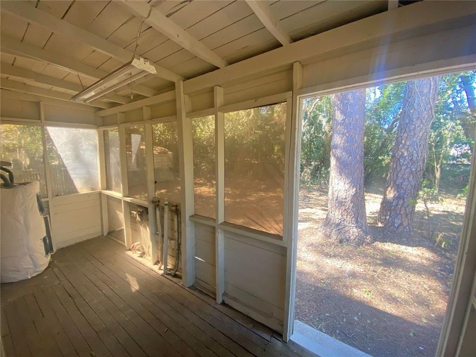 Active With Contract: $124,900 (2 beds, 1 baths, 720 Square Feet)