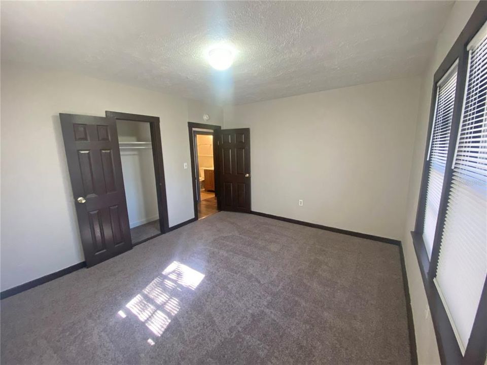 Active With Contract: $124,900 (2 beds, 1 baths, 720 Square Feet)