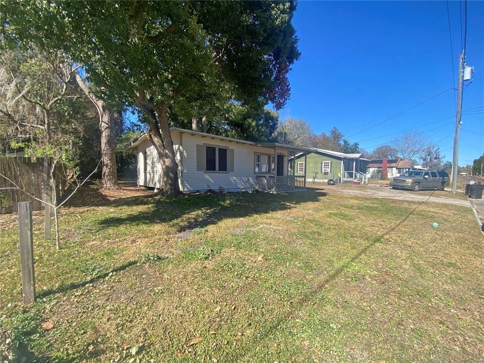 Active With Contract: $124,900 (2 beds, 1 baths, 720 Square Feet)
