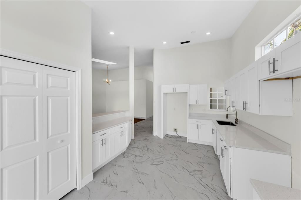 For Sale: $449,900 (3 beds, 2 baths, 1870 Square Feet)