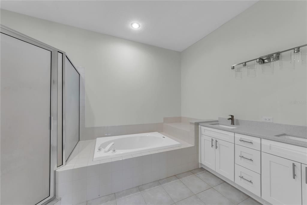 For Sale: $449,900 (3 beds, 2 baths, 1870 Square Feet)