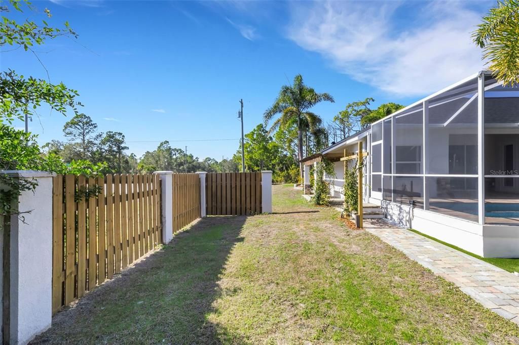 Active With Contract: $450,000 (3 beds, 2 baths, 1825 Square Feet)