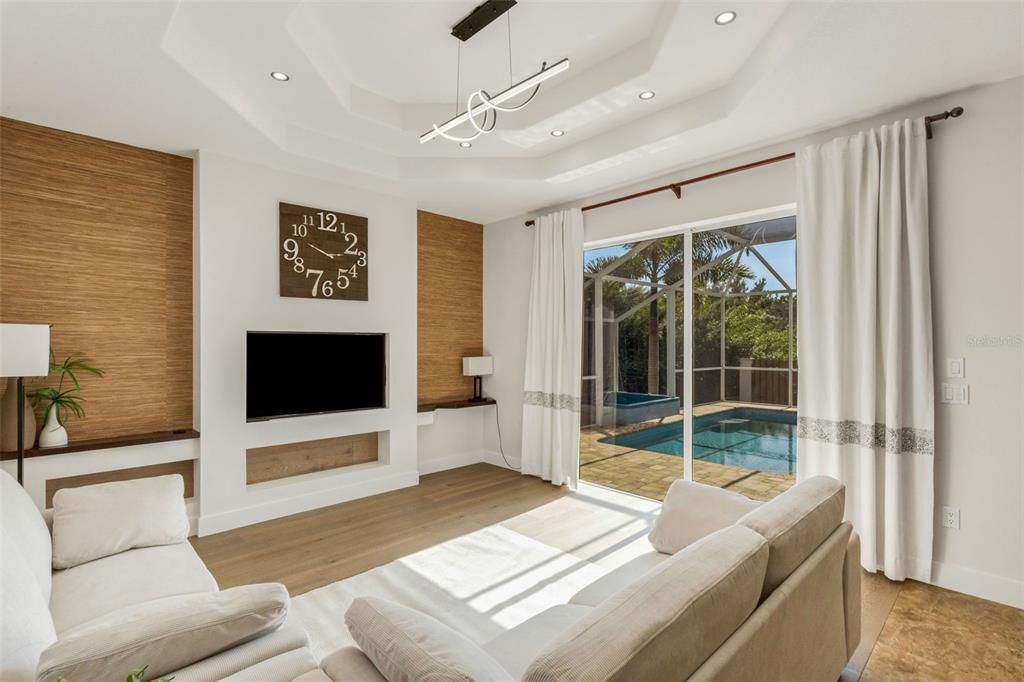 Active With Contract: $450,000 (3 beds, 2 baths, 1825 Square Feet)
