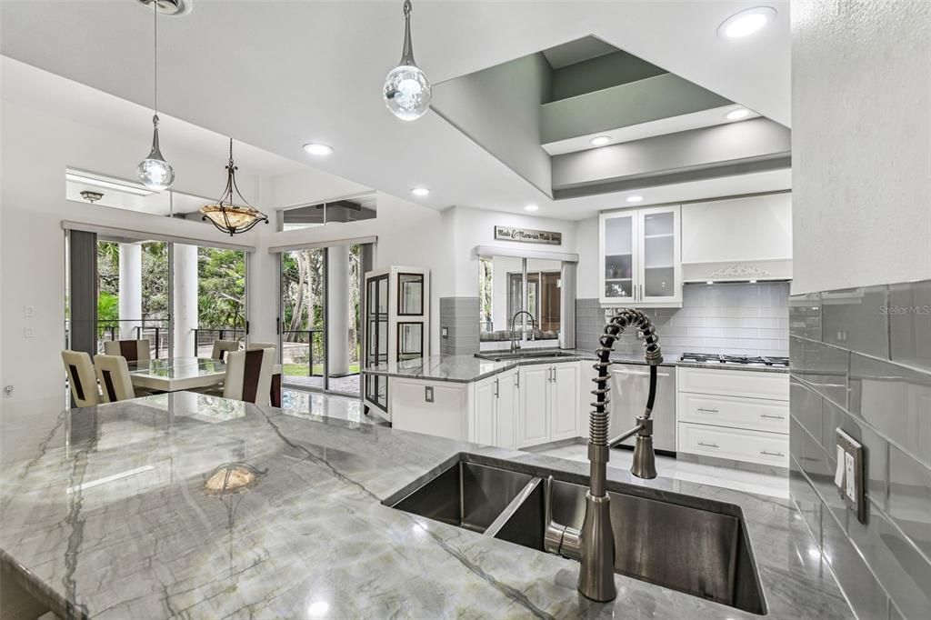 En Venta: $1,233,000 (4 camas, 2 baños, 3756 Pies cuadrados)