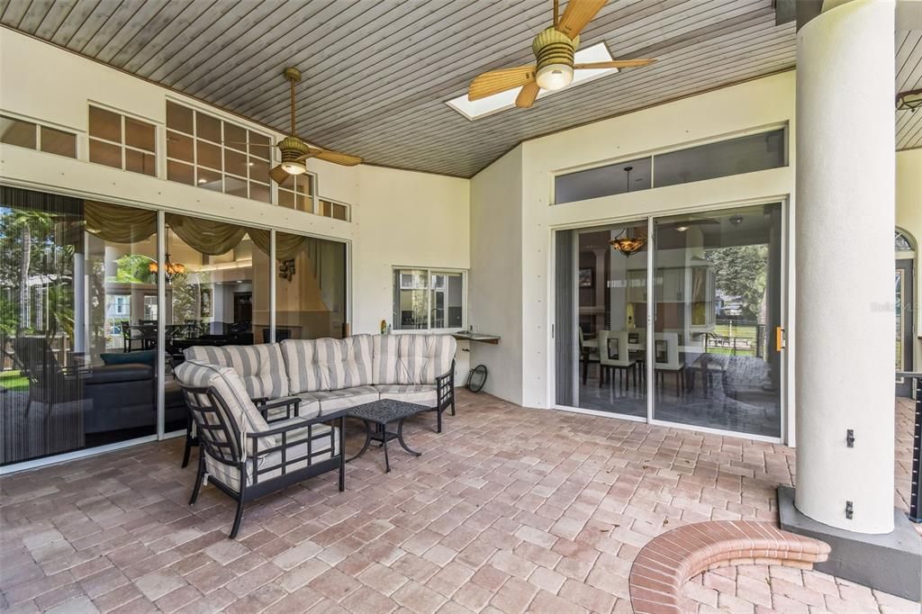 En Venta: $1,233,000 (4 camas, 2 baños, 3756 Pies cuadrados)