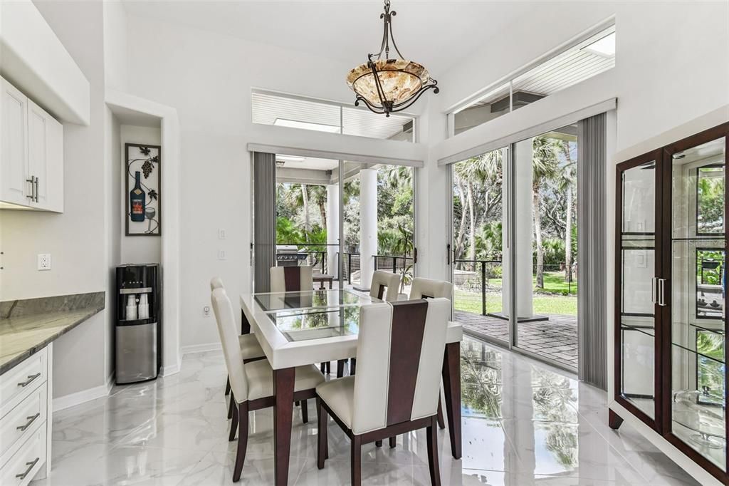En Venta: $1,233,000 (4 camas, 2 baños, 3756 Pies cuadrados)