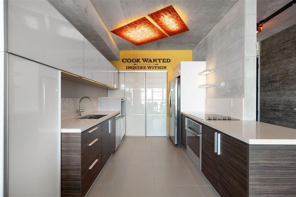 For Sale: $775,000 (1 beds, 2 baths, 1126 Square Feet)