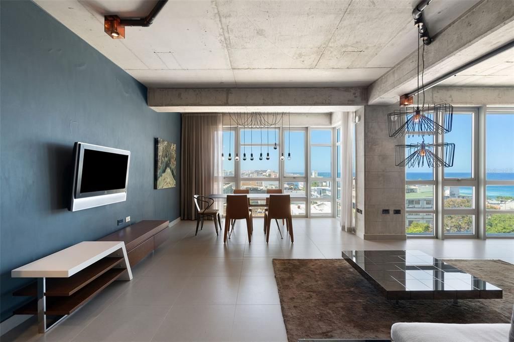For Sale: $775,000 (1 beds, 2 baths, 1126 Square Feet)