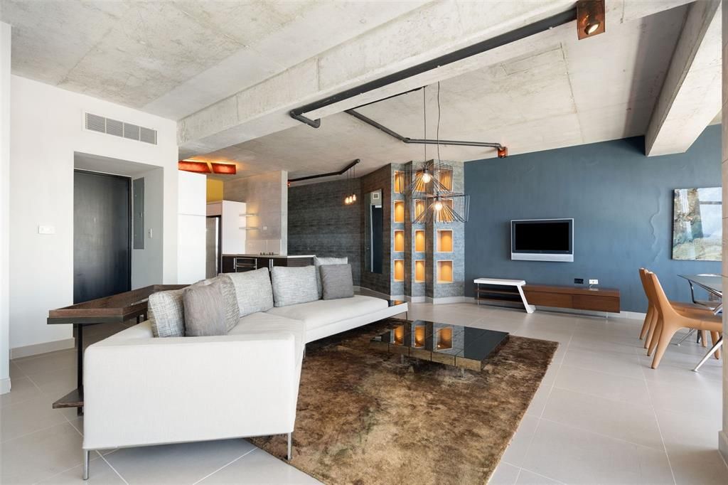 For Sale: $775,000 (1 beds, 2 baths, 1126 Square Feet)