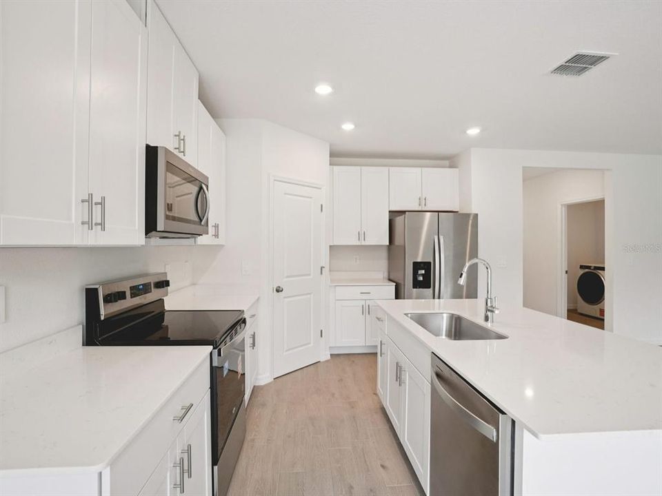 Active With Contract: $300,000 (3 beds, 2 baths, 1491 Square Feet)