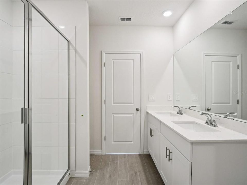 Active With Contract: $300,000 (3 beds, 2 baths, 1491 Square Feet)