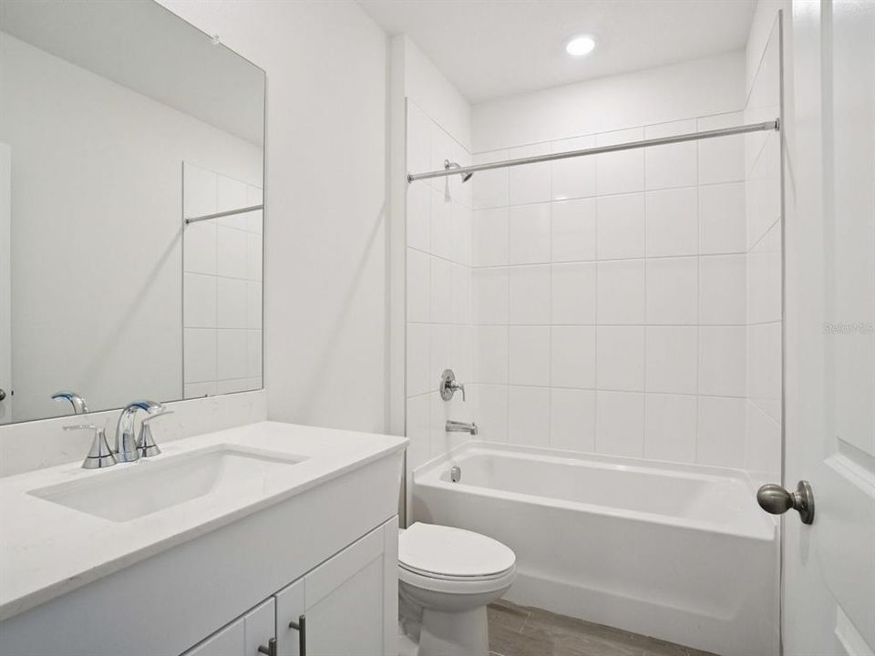 Active With Contract: $300,000 (3 beds, 2 baths, 1491 Square Feet)
