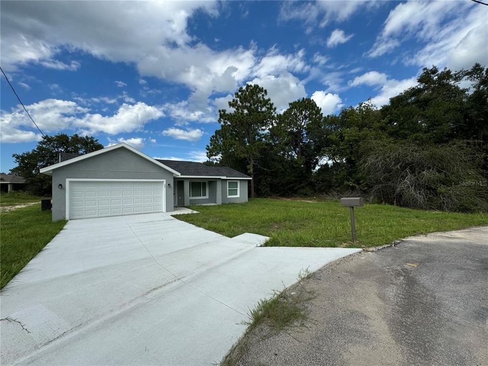For Rent: $1,625 (3 beds, 2 baths, 1319 Square Feet)