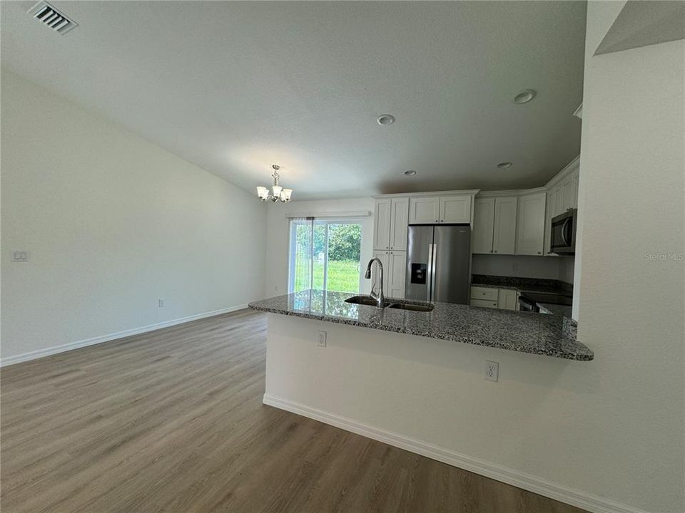 For Rent: $1,625 (3 beds, 2 baths, 1319 Square Feet)