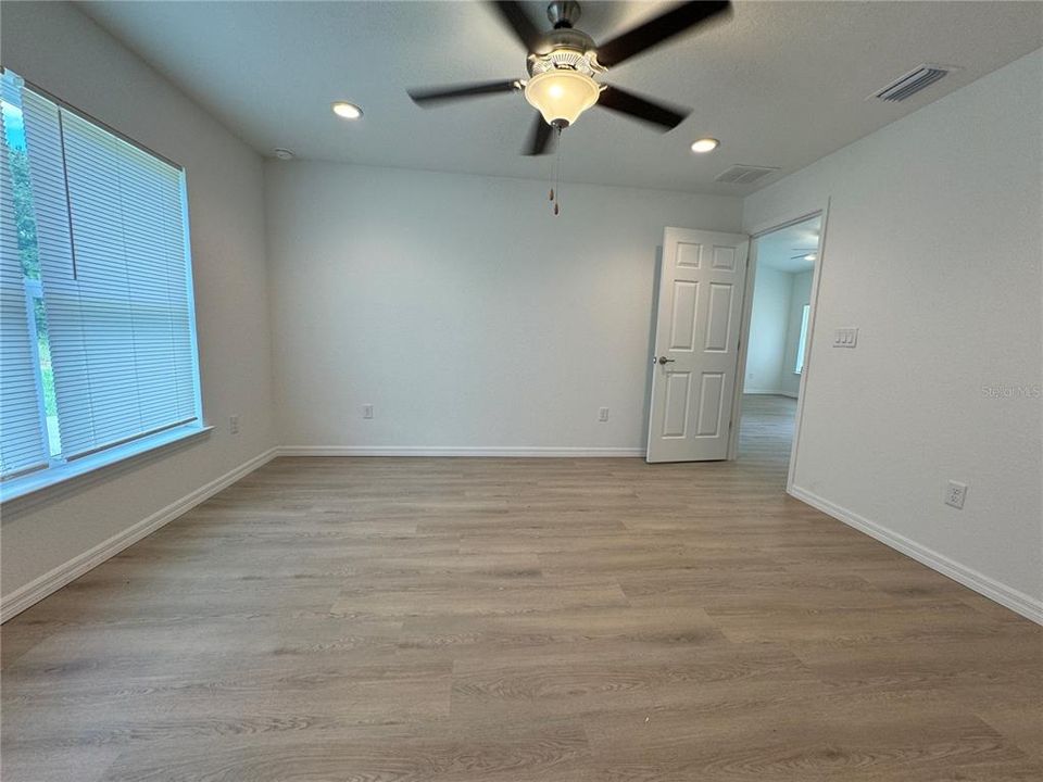 For Rent: $1,625 (3 beds, 2 baths, 1319 Square Feet)