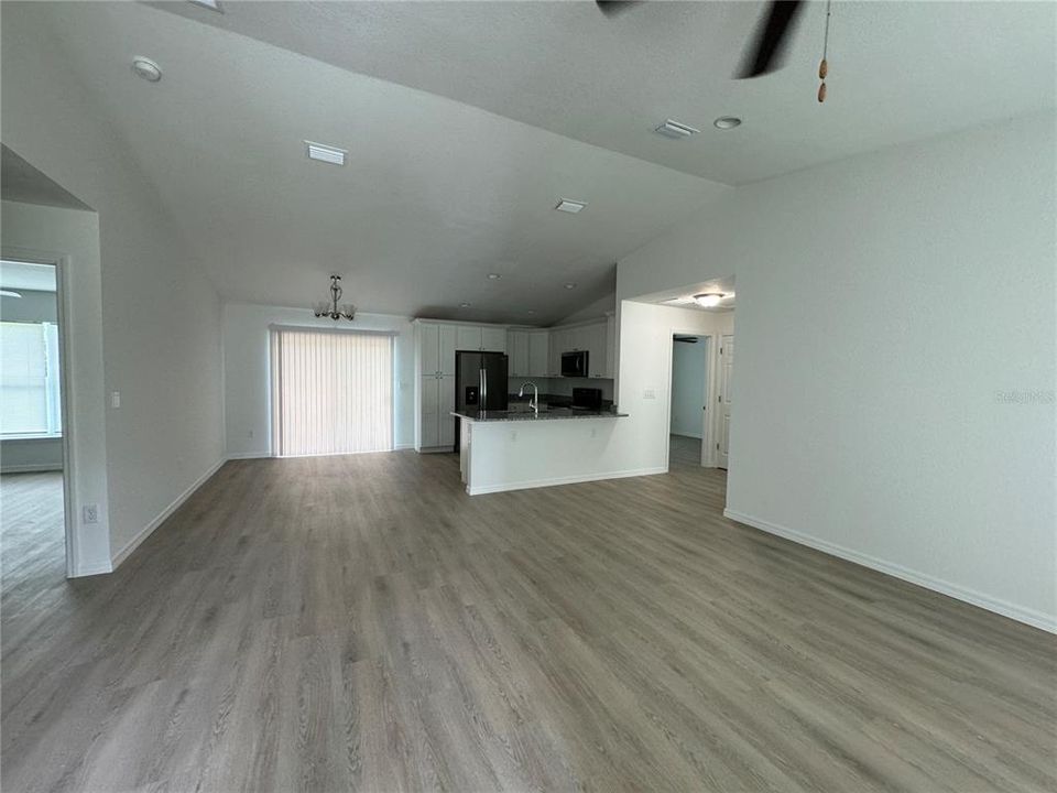 For Rent: $1,625 (3 beds, 2 baths, 1319 Square Feet)