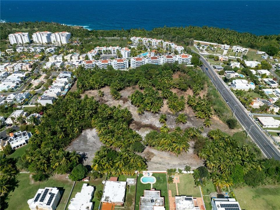En Venta: $3,500,000 (10.13 acres)