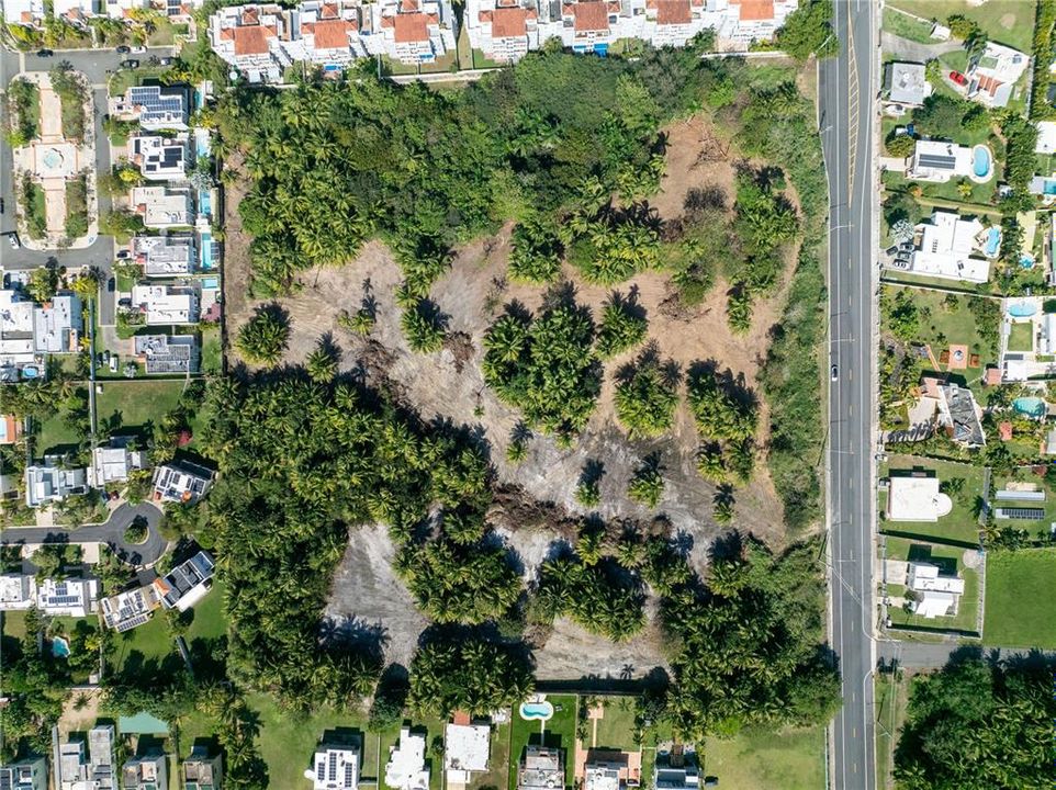 En Venta: $3,500,000 (10.13 acres)
