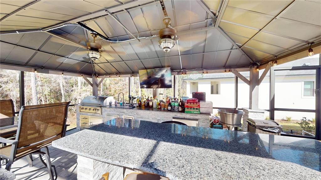 Activo con contrato: $799,995 (5 camas, 3 baños, 2866 Pies cuadrados)