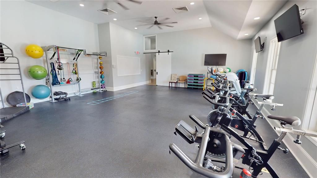 Activo con contrato: $799,995 (5 camas, 3 baños, 2866 Pies cuadrados)