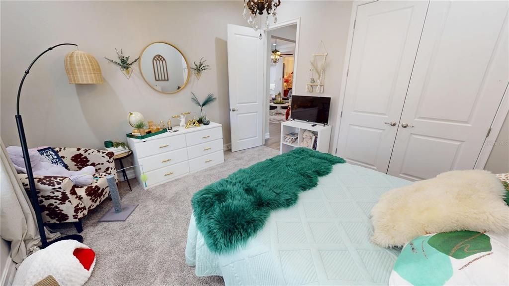Activo con contrato: $799,995 (5 camas, 3 baños, 2866 Pies cuadrados)