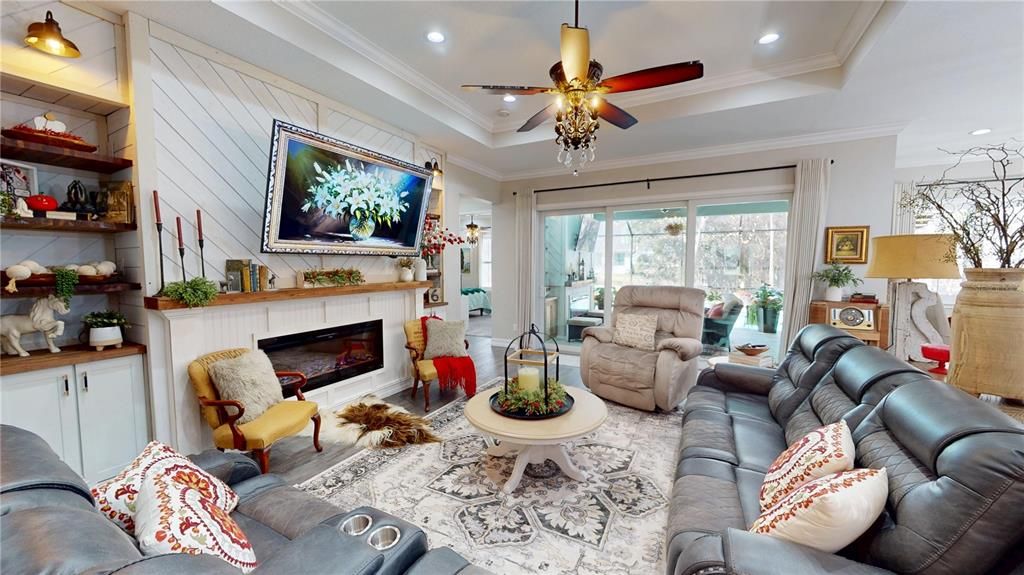 Activo con contrato: $799,995 (5 camas, 3 baños, 2866 Pies cuadrados)