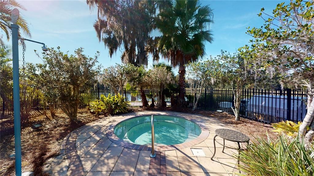 Activo con contrato: $799,995 (5 camas, 3 baños, 2866 Pies cuadrados)