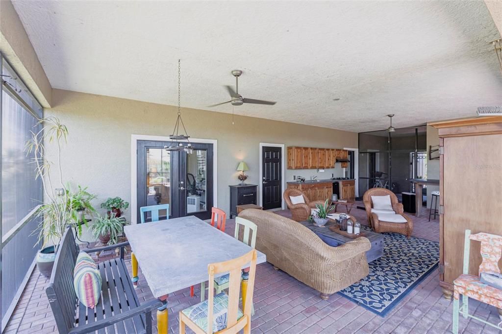 En Venta: $850,000 (5 camas, 3 baños, 3293 Pies cuadrados)