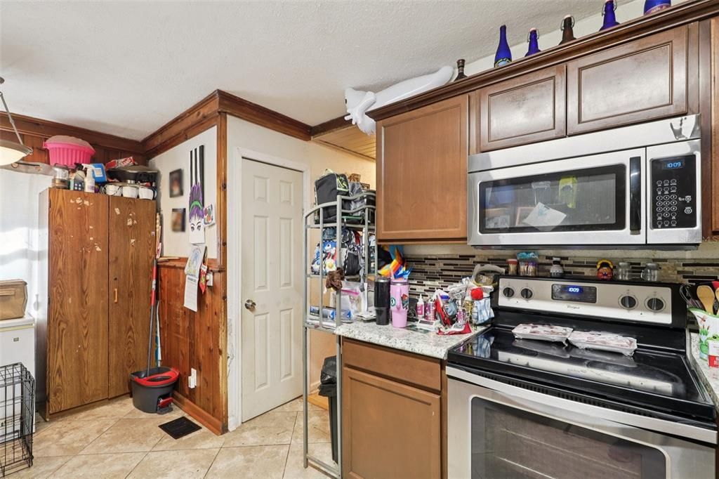 For Sale: $175,000 (3 beds, 1 baths, 1650 Square Feet)