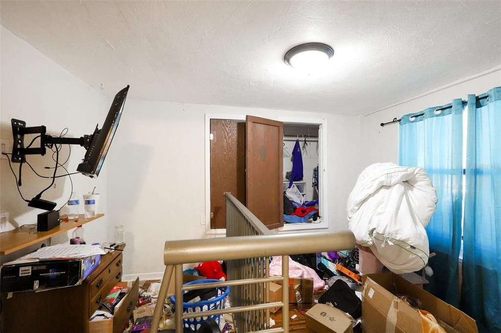 For Sale: $175,000 (3 beds, 1 baths, 1650 Square Feet)