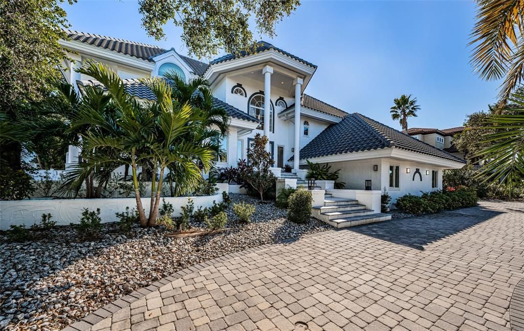 For Sale: $4,500,000 (6 beds, 6 baths, 6424 Square Feet)