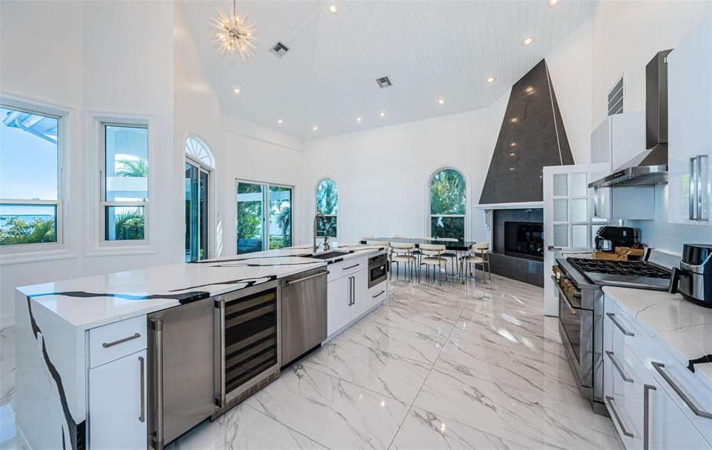For Sale: $4,500,000 (6 beds, 6 baths, 6424 Square Feet)