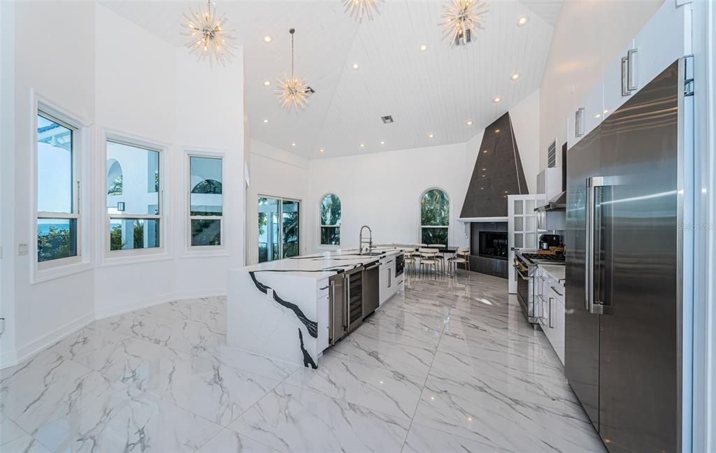 For Sale: $4,500,000 (6 beds, 6 baths, 6424 Square Feet)