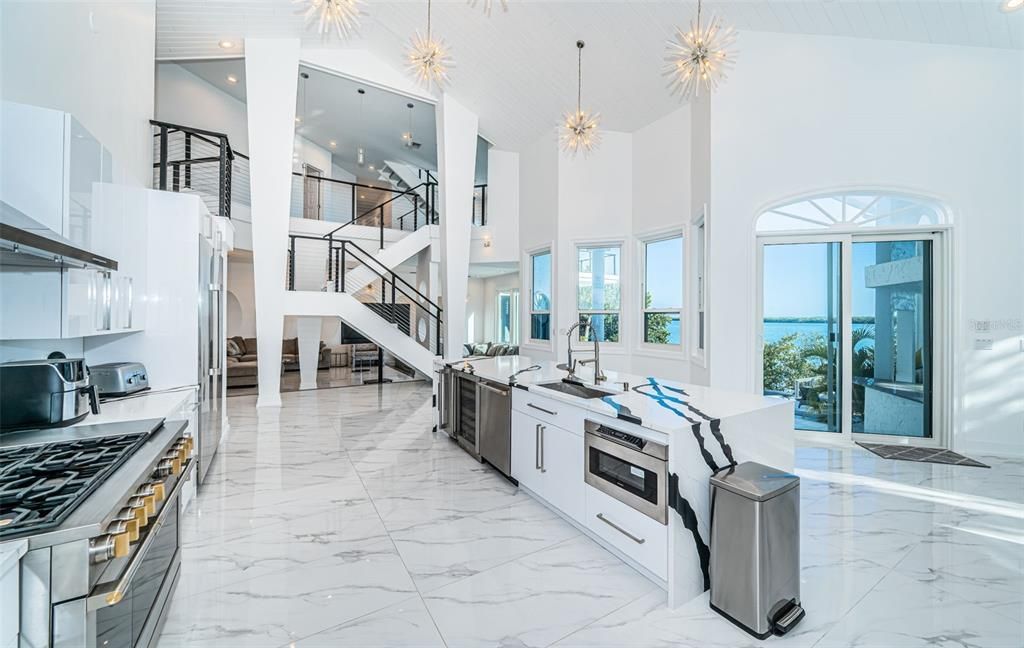 For Sale: $4,500,000 (6 beds, 6 baths, 6424 Square Feet)