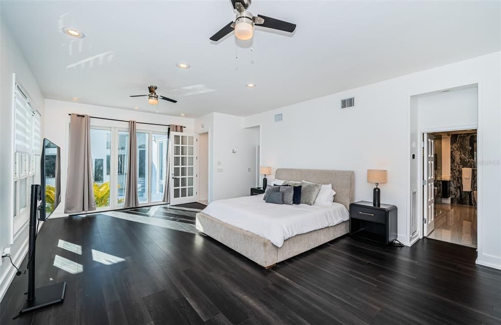 For Sale: $4,500,000 (6 beds, 6 baths, 6424 Square Feet)