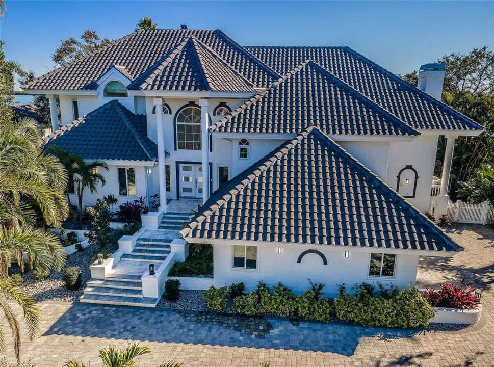 For Sale: $4,500,000 (6 beds, 6 baths, 6424 Square Feet)