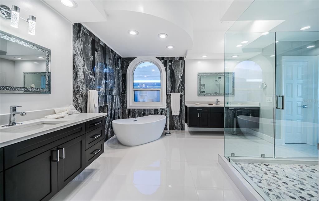 For Sale: $4,500,000 (6 beds, 6 baths, 6424 Square Feet)