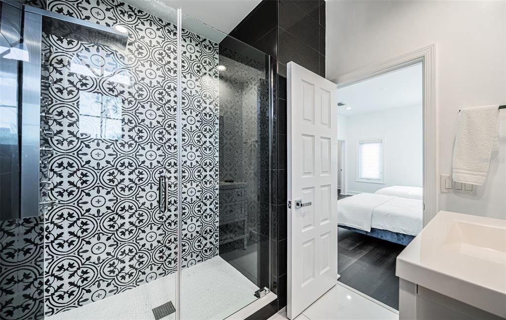 For Sale: $4,500,000 (6 beds, 6 baths, 6424 Square Feet)