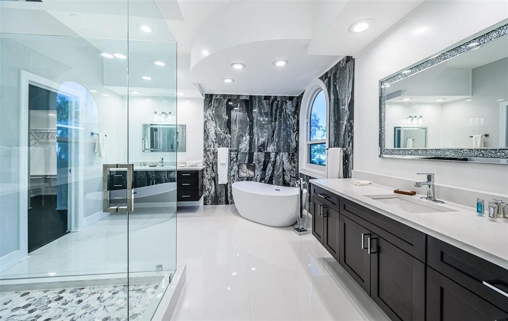 For Sale: $4,500,000 (6 beds, 6 baths, 6424 Square Feet)