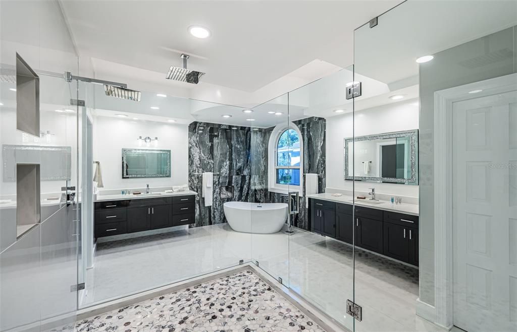For Sale: $4,500,000 (6 beds, 6 baths, 6424 Square Feet)
