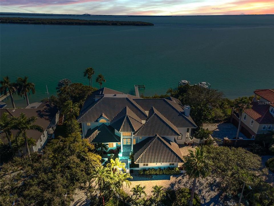 For Sale: $4,500,000 (6 beds, 6 baths, 6424 Square Feet)