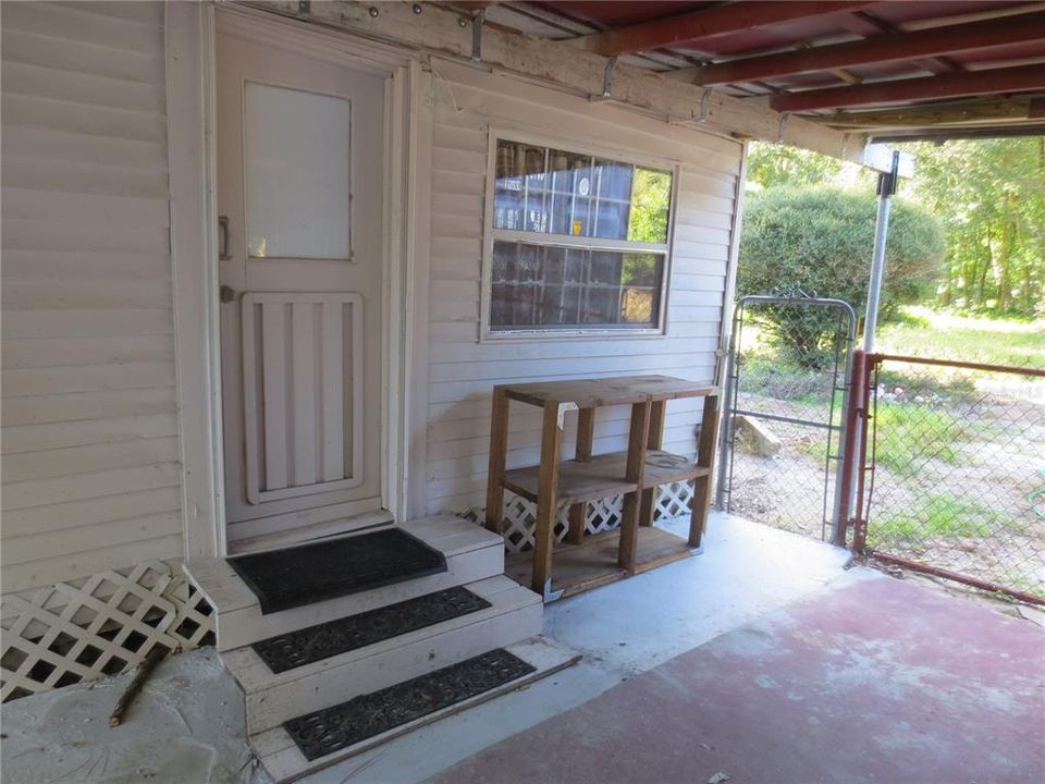For Sale: $349,900 (2 beds, 2 baths, 948 Square Feet)