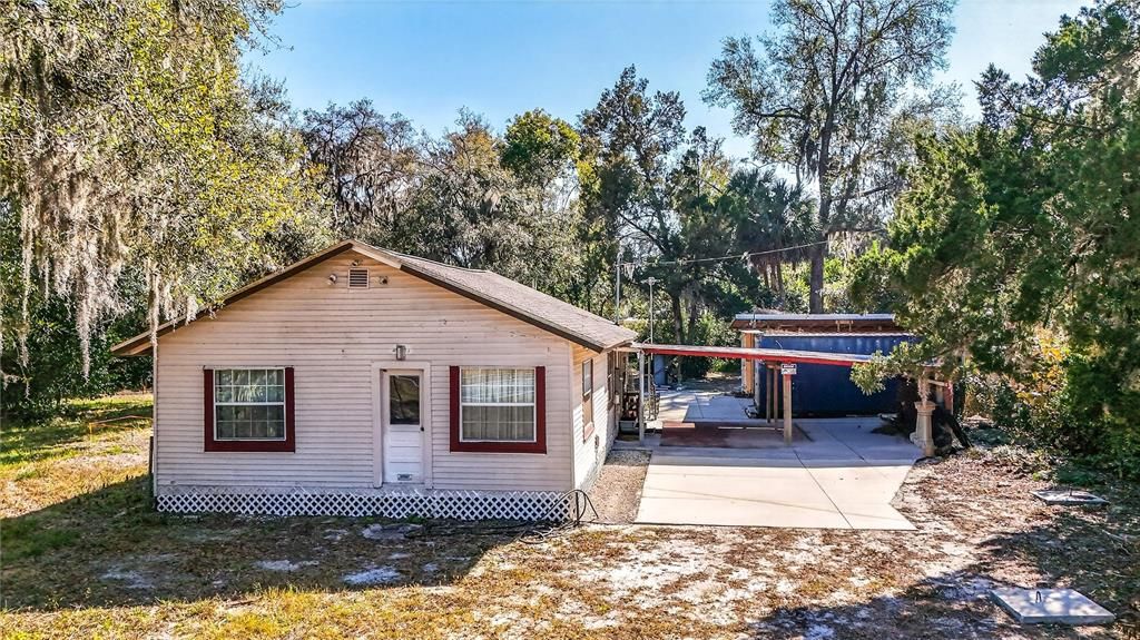 For Sale: $349,900 (2 beds, 2 baths, 948 Square Feet)