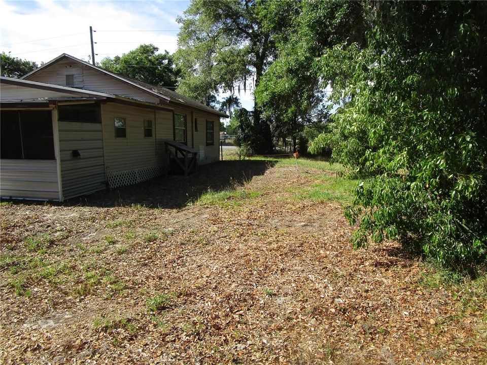 For Sale: $349,900 (2 beds, 2 baths, 948 Square Feet)