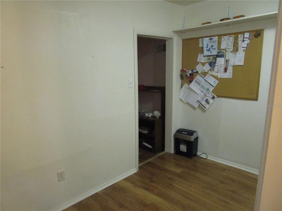For Sale: $349,900 (2 beds, 2 baths, 948 Square Feet)