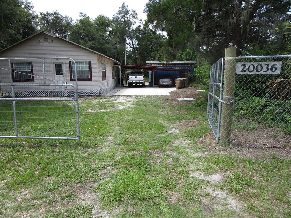 For Sale: $349,900 (2 beds, 2 baths, 948 Square Feet)